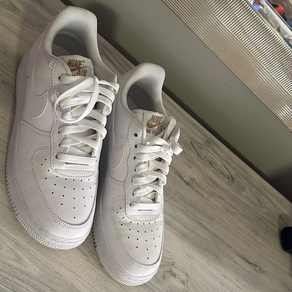 Nike Air Force 1 White Sneakers - Picture 1 of 4